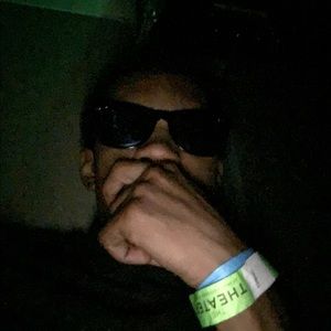 Meet your Posher, Deandre